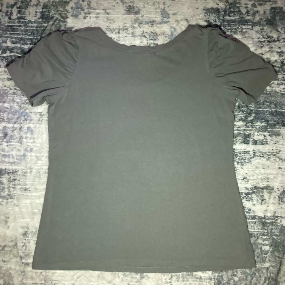 BUNDLE DEAL‼️ Grey Puff Sleeve Jersey Tee Size 14/16/Silver Mom Heart Pendant - Picture 4 of 5